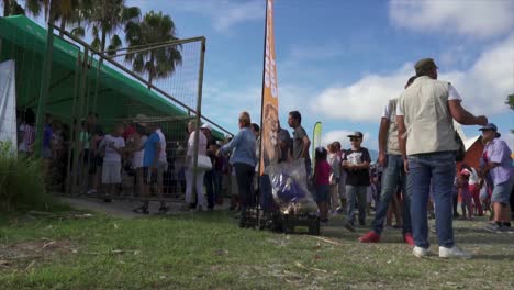 Queuing-To-Enter-Bioparque-Estrella