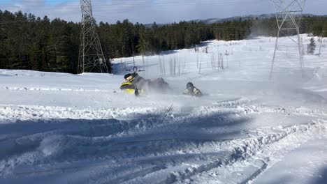 Vídeos-De-Motos-De-Nieve-Durante-El-Invierno.