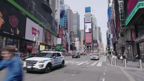 Almost-empty-Time-Square-in-time-of-Corona-Virus