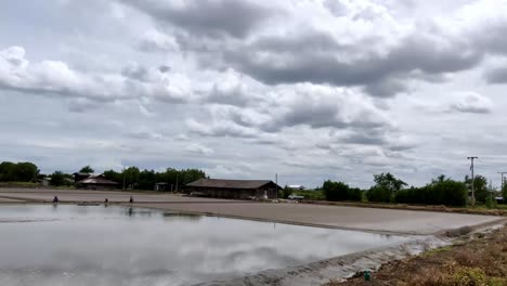 Eine-Zugfahrt-Von-Bangkok-Zum-Mae-Klong-Eisenbahnmarkt