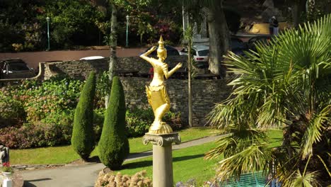 Statue-Im-Garten-Von-Portmeirion,-Einem-Touristendorf-Im-Italienischen-Stil-An-Der-Küste-Von-Nordwales