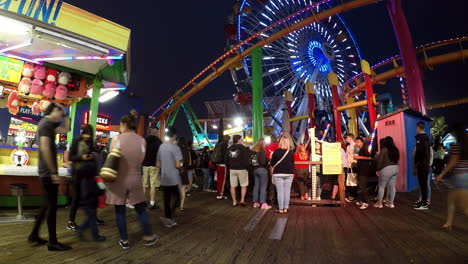 Zeitraffer-Des-Riesenrads-Im-Pacific-Park-Von-Santa-Monica-Bei-Nacht