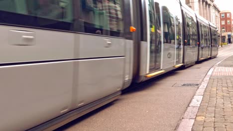 Electric-Trams-Service-Nottingham-City-Center-Old-Market-Square