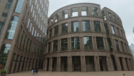 Vancouver-Public-Library-Central-Branch-With-Colonnaded-Wall-Resembles-A-Colosseum-In-Downtown-Vancouver,-BC,-Canada