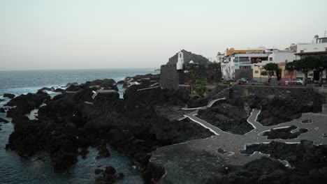 Piscina-Natural-Al-Aire-Libre-En-Garachico,-Tenerife