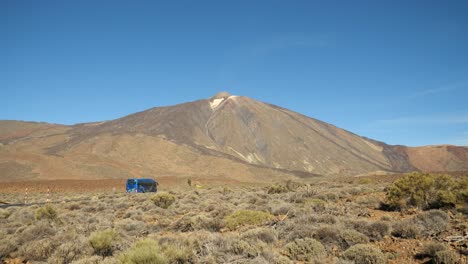 Autobús-Turístico-En-Dirección-Al-Teide