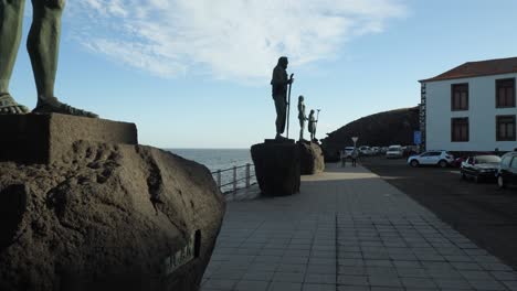 Estatuas-En-La-Costa-De-Candelaria,-Segunda-Parte