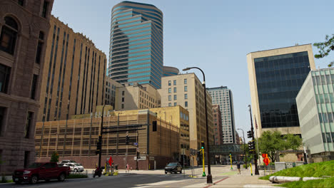 Cityscape-View-Of-Landmark-Buildings-At-Downtown-Minneapolis-In-Minnesota,-United-States-On-A-Sunny-Day