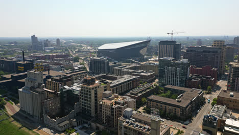 Vista-Aérea-Del-Centro-De-La-Ciudad-De-Minneapolis,-Edificios-Y-U