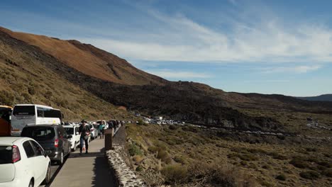 Voller-Parkplatz-An-Der-Seilbahn-Zum-Teide