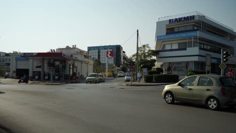 Calle-Muy-Transitada-Junto-A-La-Gasolinera-Eko-En-La-Ciudad-De-Rodos.