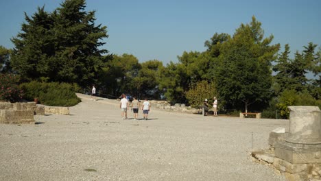 Tourists-walking-at-the-entrance-of-the-Acropolis-of-Kamiros