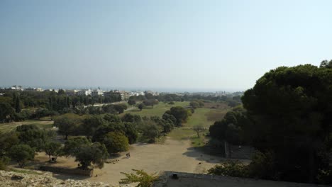 Blick-Auf-Die-Antike-Historische-Stätte-Und-Die-Stadt-Rodos