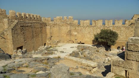 Die-Mauern-Der-Akropolis-Von-Lindos-Von-Innen