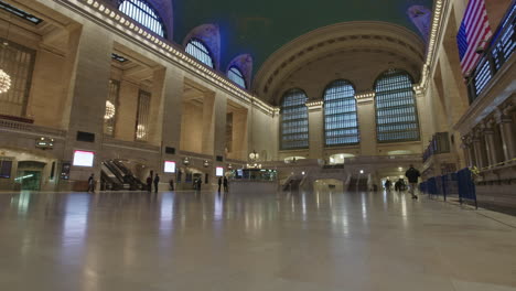 Vestíbulo-Vacío-De-La-Gran-Estación-Central-De-Trenes-Durante-El-Brote-De-Coronavirus