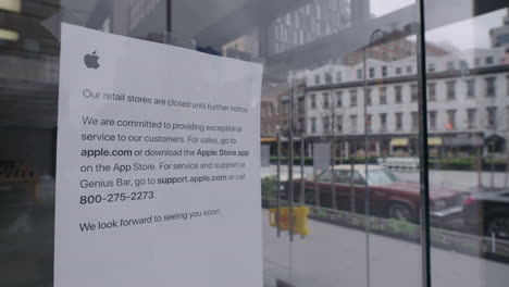 Apple-store-notice-of-closure-during-coronavirus-outbreak-in-Nyc-store