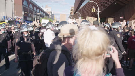 NYPD-officers-surrounded-by-protesters-during-Black-Lives-Matter-protest-in-NYC-downtown-Brooklyn