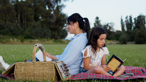 Mother-and-daughter-doing-a-picnic