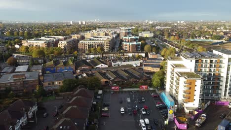 Volando-De-Lado-En-Romford-Londres,-Reino-Unido