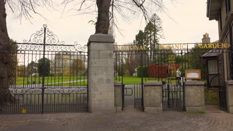 Eingangstor-Des-National-Botanic-Gardens-In-Glasnevin,-Irland