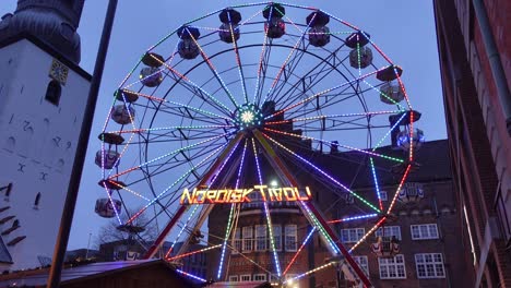 Riesenrad-Auf-Einem-Weihnachtsmarkt