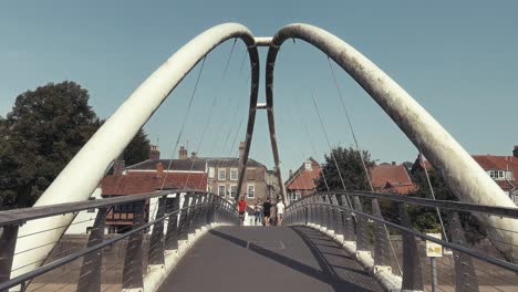 Vídeo-Nostálgico-De-La-Concurrida-Ciudad-De-Boston-En-Lincolnshire,-Una-Ciudad-Comercial-Y-Un-Puerto-Interior.