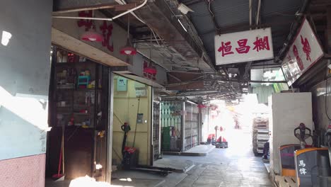 Shot-of-empty-Wholesale-Fruit-Market-during-afternoon-of-January-in-Yau-Ma-Tei,-Hong-Kong