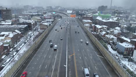 Paso-Elevado-Aéreo-De-La-Autopista-De-Cuatro-Carriles-En-Invierno