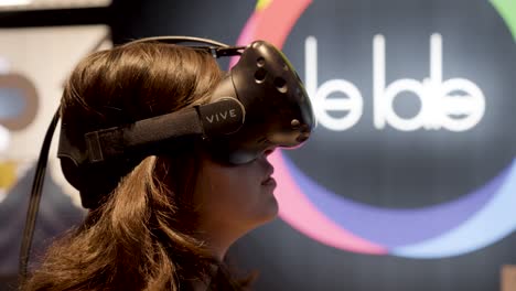 Person-exploring-VR-in-a-corporate-tech-lab---closeup