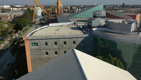 Luftaufnahme-Des-Space-Shuttles-„Endeavour“-Und-Der-Rakete-Im-California-Science-Center-In-La