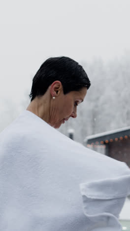 Woman-going-out-of-the-hot-tub