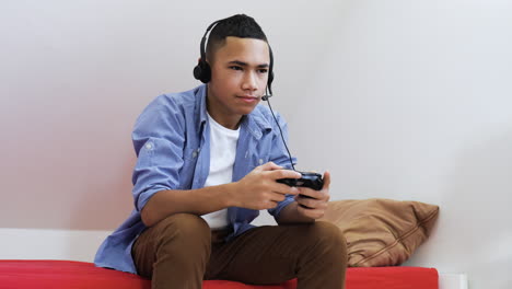 Teenager-Spielt-Online-Videospiel