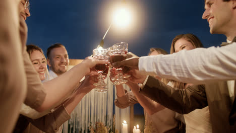 Celebración-De-Boda-En-La-Noche