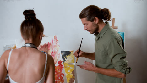 People-painting-indoors