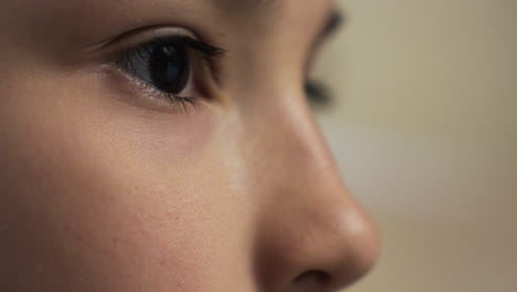 Closeup-view-of-boy's-face