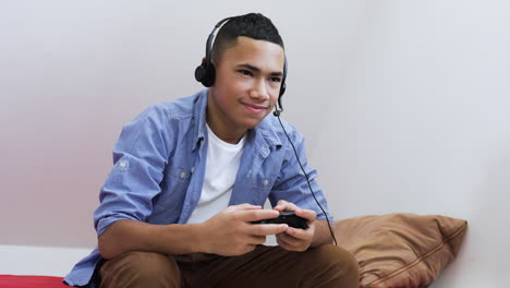 Teenager-Spielt-Online-Videospiel