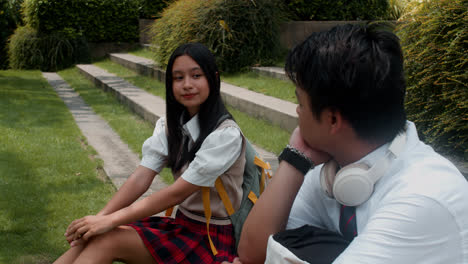 Verliebte-Asiatische-Teenager