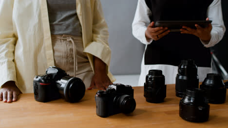 Fotografen,-Die-Im-Studio-Arbeiten