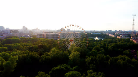 Aerial-view-of-ferris-wheel