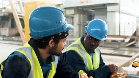 Workers-in-lunch-break