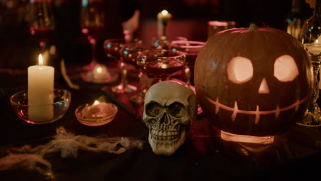 Close-up-view-of-Halloween-table-setting