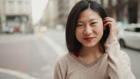 Asian-girl-in-downtown.