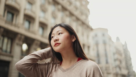 Asian-girl-in-downtown.