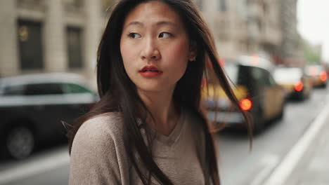 Asian-girl-in-downtown.