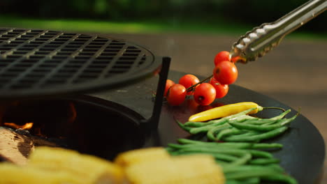 Verduras-Cocinando-Al-Aire-Libre