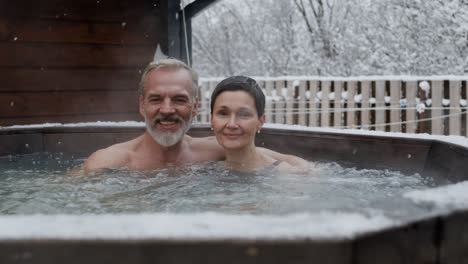 Couple-inside-a-hot-tub