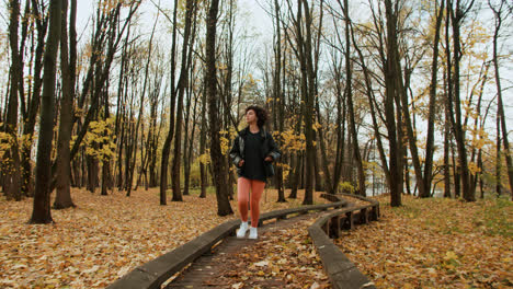 Young-woman-running-at-the-park