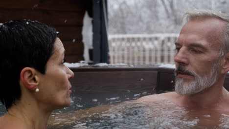 Couple-inside-a-hot-tub