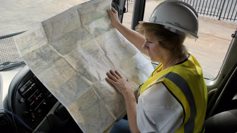 Mature-woman-using-map