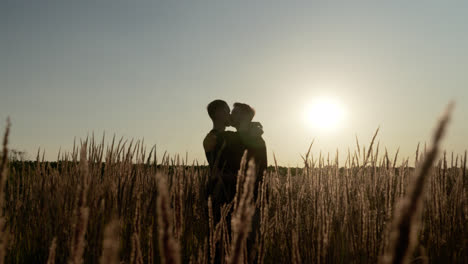 Romantic-couple-at-sunset